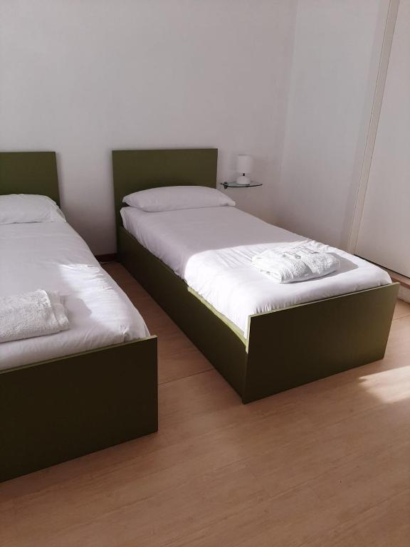 Camera con Letti Singoli e Bagno Privato - B&B Casa Lilla